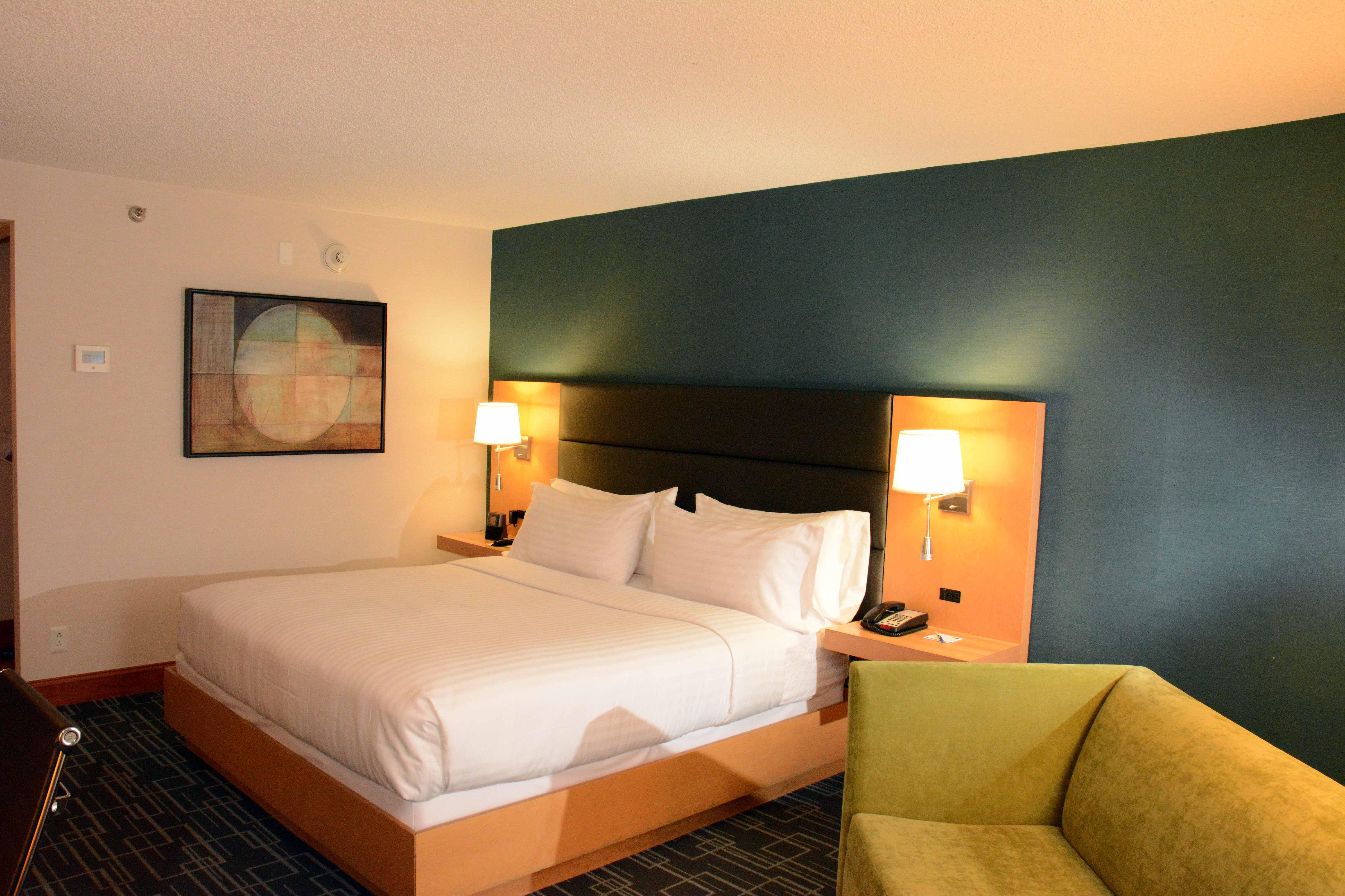 Holiday Inn Express Stamford, An Ihg Hotel Экстерьер фото